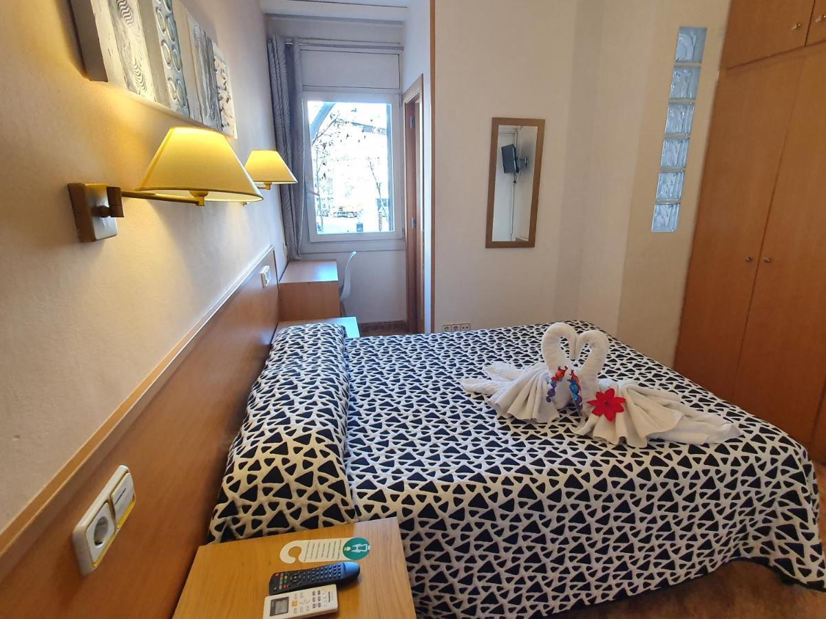 Hostal Rio De Castro Barcelona Eksteriør bilde